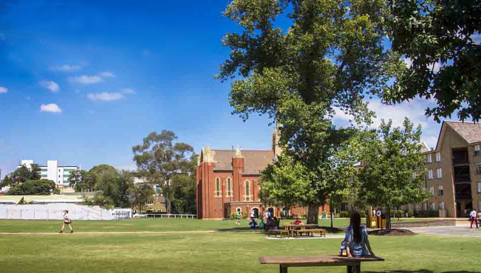 虚拟演播室的详细解说.jpg 虚拟演播室的详细解说